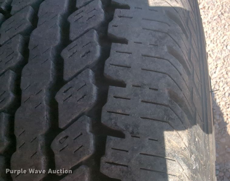 image for item EQ2238 2015 Ford F350 Super Duty utility bed pickup truck