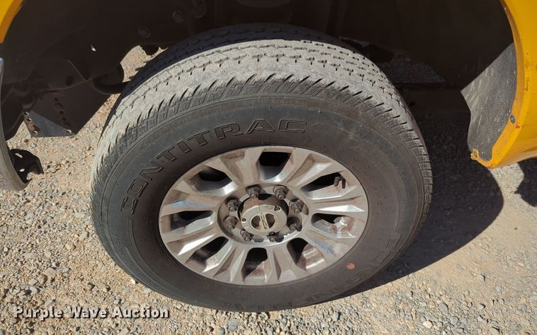 image for item EQ2238 2015 Ford F350 Super Duty utility bed pickup truck