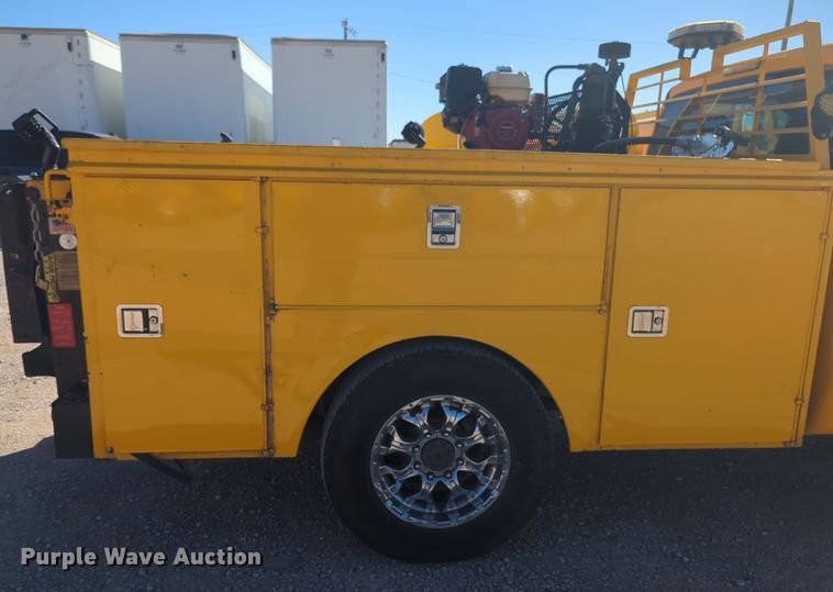 image for item EQ2240 2015 Ford F350 Super Duty utility bed pickup truck