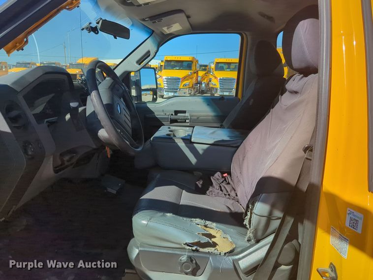 image for item EQ2240 2015 Ford F350 Super Duty utility bed pickup truck