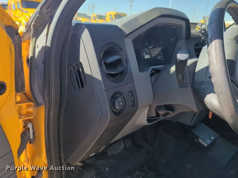 image for item EQ2240 2015 Ford F350 Super Duty utility bed pickup truck