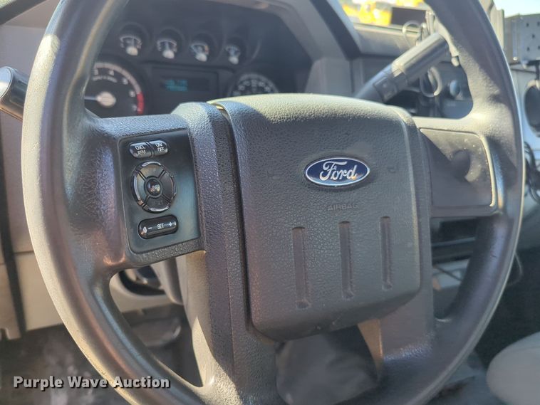 image for item EQ2240 2015 Ford F350 Super Duty utility bed pickup truck