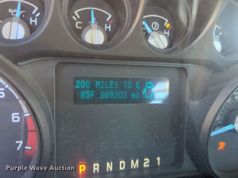 image for item EQ2240 2015 Ford F350 Super Duty utility bed pickup truck