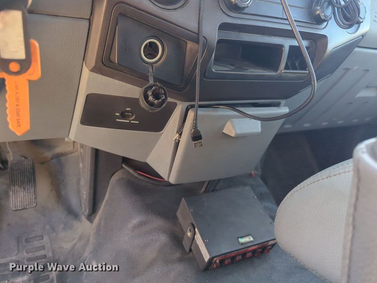 image for item EQ2240 2015 Ford F350 Super Duty utility bed pickup truck