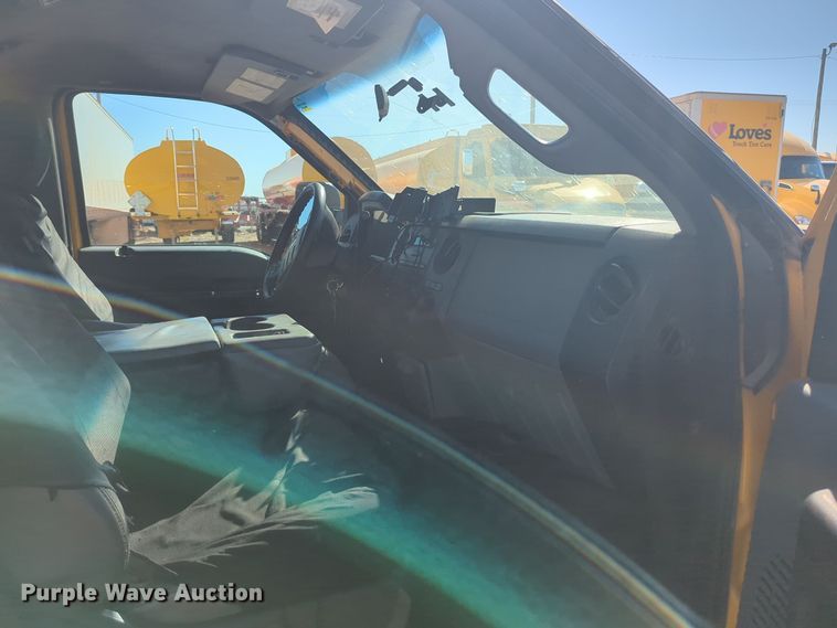 image for item EQ2240 2015 Ford F350 Super Duty utility bed pickup truck