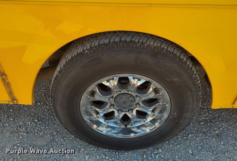 image for item EQ2240 2015 Ford F350 Super Duty utility bed pickup truck