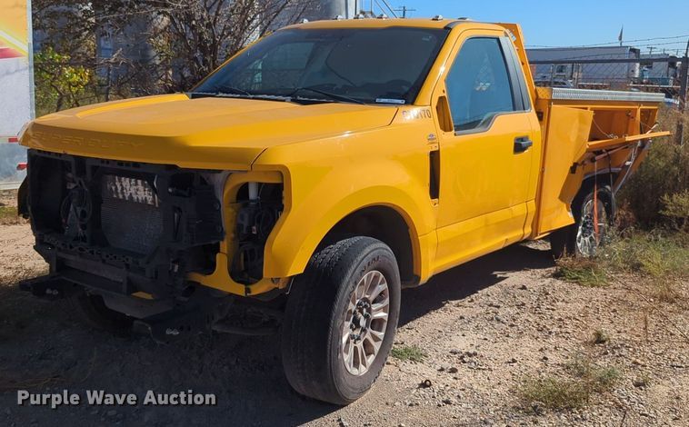 image for item EQ2241 2022 Ford  F350 Super Duty utility bed pickup truck