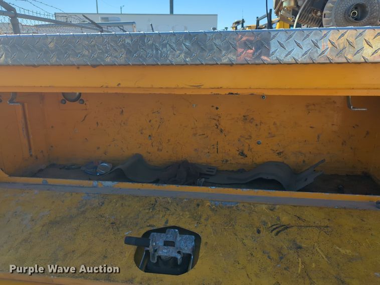 image for item EQ2241 2022 Ford  F350 Super Duty utility bed pickup truck