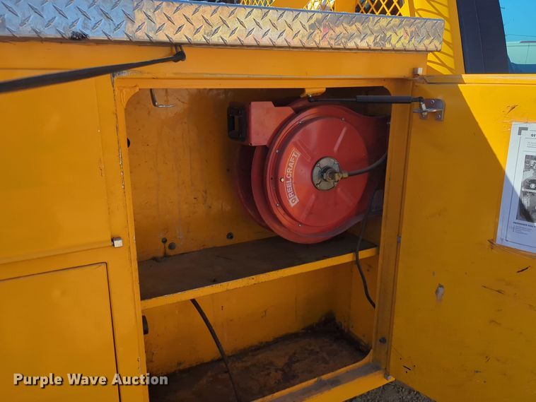 image for item EQ2241 2022 Ford  F350 Super Duty utility bed pickup truck