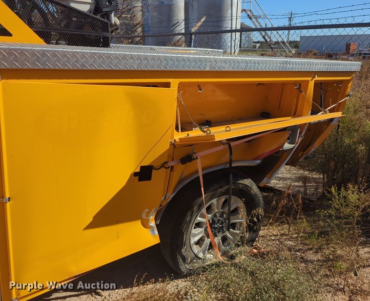 image for item EQ2241 2022 Ford  F350 Super Duty utility bed pickup truck