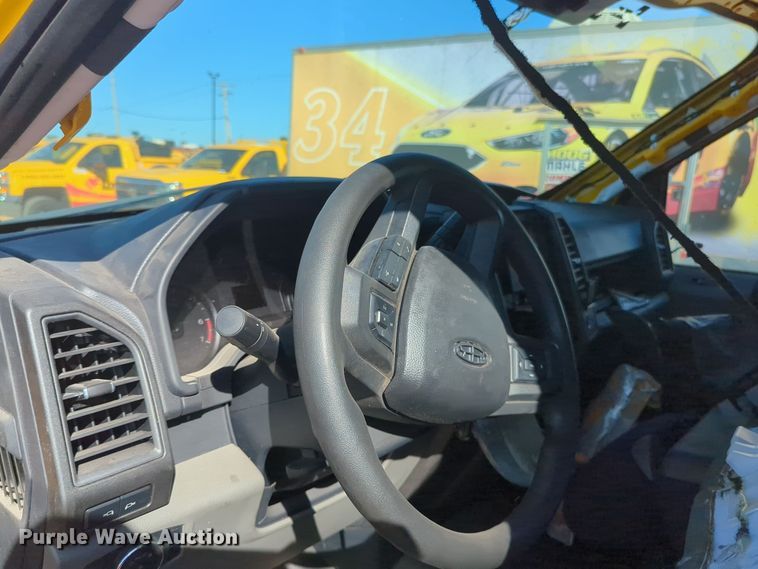 image for item EQ2241 2022 Ford  F350 Super Duty utility bed pickup truck