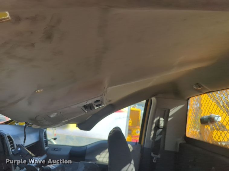 image for item EQ2241 2022 Ford  F350 Super Duty utility bed pickup truck