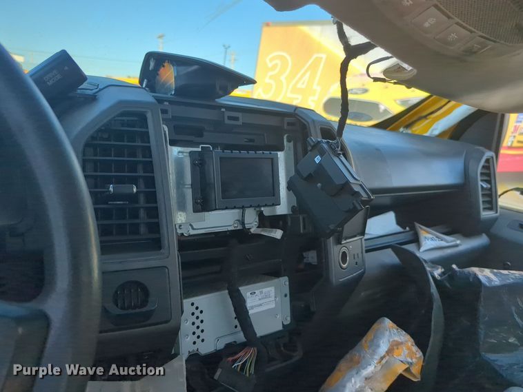 image for item EQ2241 2022 Ford  F350 Super Duty utility bed pickup truck