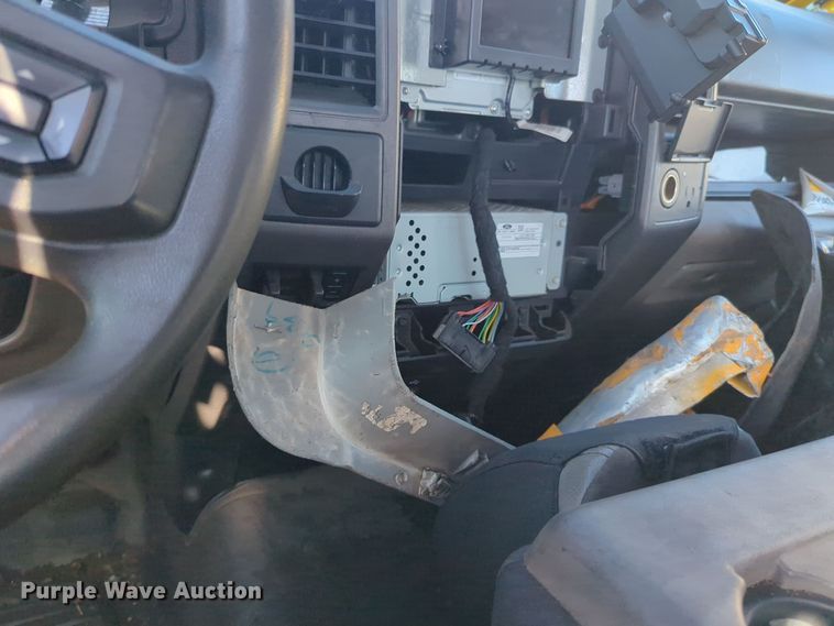 image for item EQ2241 2022 Ford  F350 Super Duty utility bed pickup truck