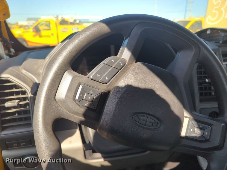 image for item EQ2241 2022 Ford  F350 Super Duty utility bed pickup truck