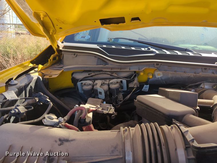 image for item EQ2241 2022 Ford  F350 Super Duty utility bed pickup truck