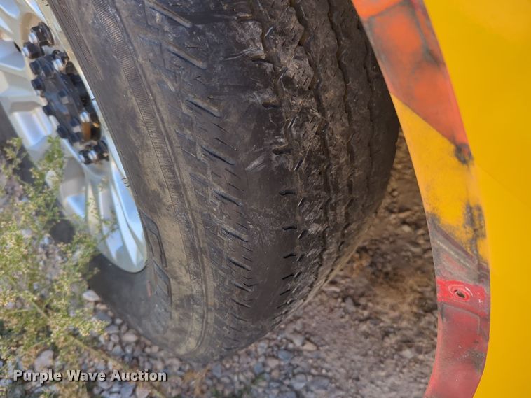 image for item EQ2241 2022 Ford  F350 Super Duty utility bed pickup truck