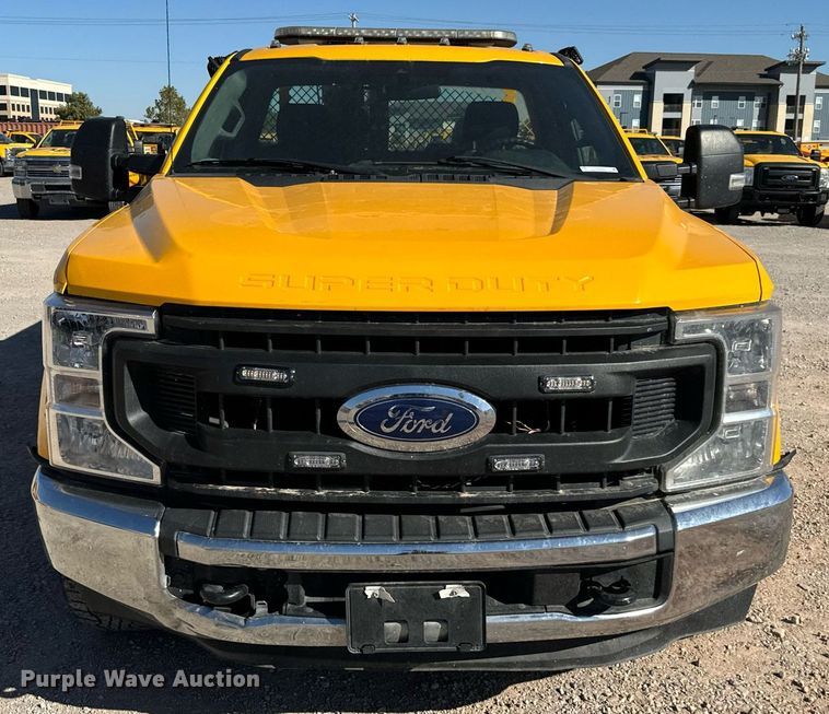 image for item EQ2242 2020 Ford F350 Super Duty utility bed pickup truck