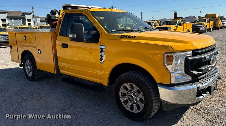 image for item EQ2242 2020 Ford F350 Super Duty utility bed pickup truck