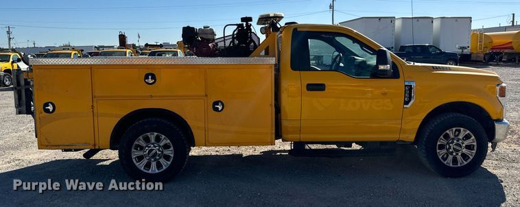 image for item EQ2242 2020 Ford F350 Super Duty utility bed pickup truck