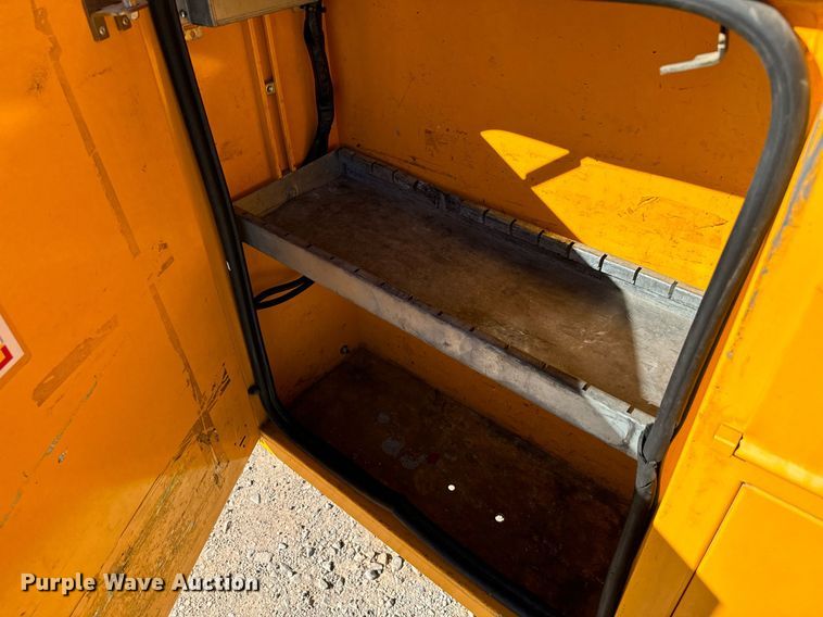 image for item EQ2242 2020 Ford F350 Super Duty utility bed pickup truck