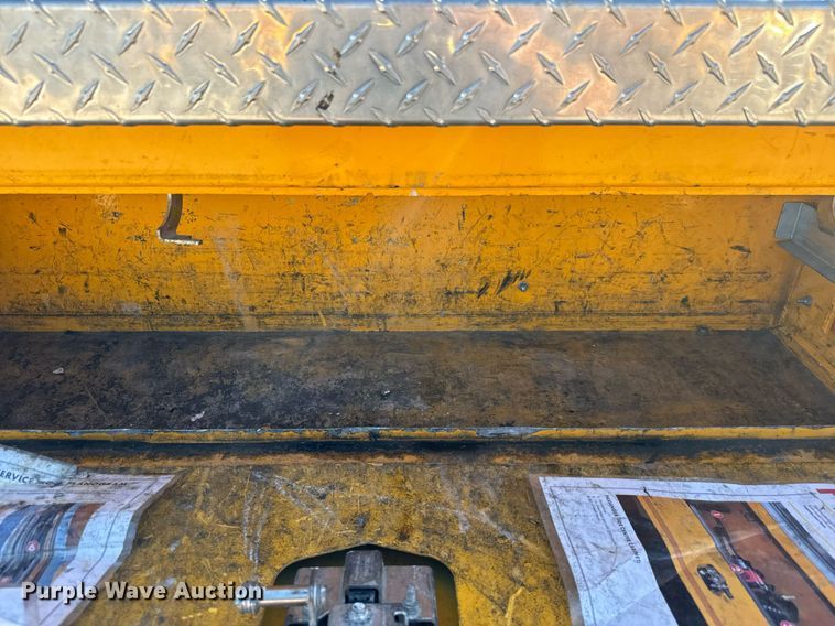 image for item EQ2242 2020 Ford F350 Super Duty utility bed pickup truck