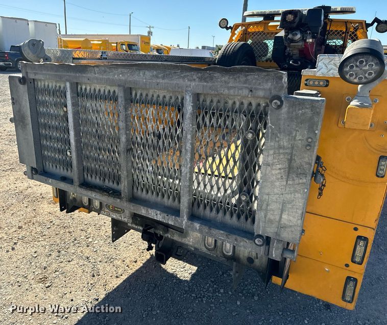 image for item EQ2242 2020 Ford F350 Super Duty utility bed pickup truck