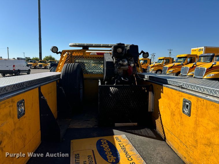 image for item EQ2242 2020 Ford F350 Super Duty utility bed pickup truck