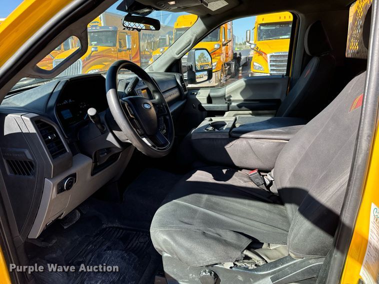 image for item EQ2242 2020 Ford F350 Super Duty utility bed pickup truck