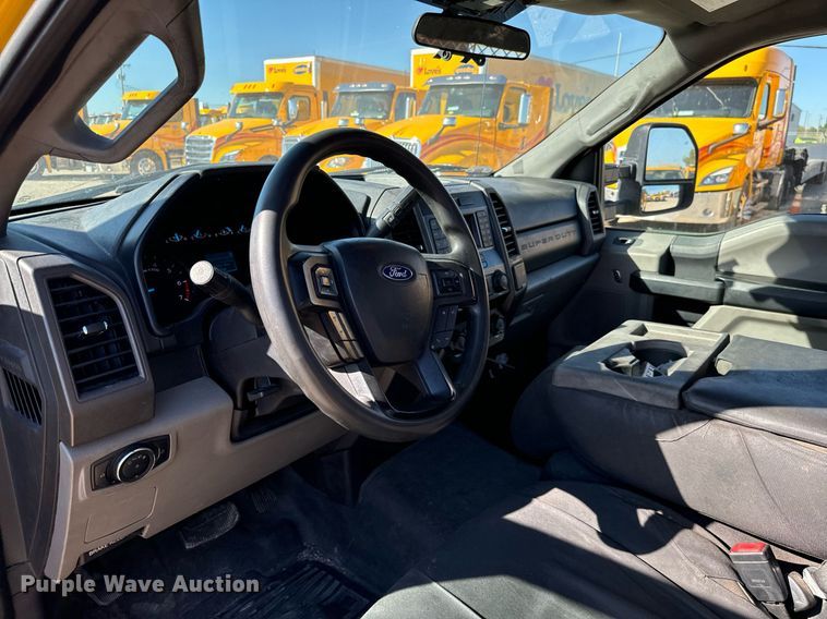 image for item EQ2242 2020 Ford F350 Super Duty utility bed pickup truck