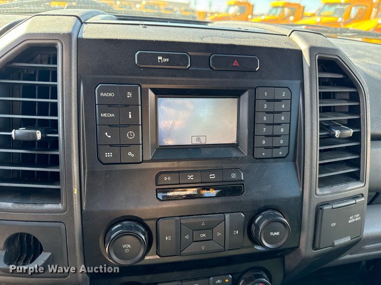 image for item EQ2242 2020 Ford F350 Super Duty utility bed pickup truck