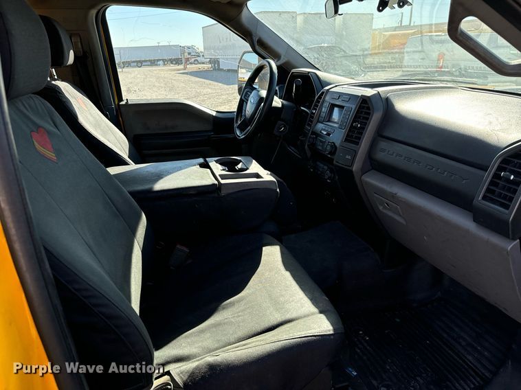 image for item EQ2242 2020 Ford F350 Super Duty utility bed pickup truck