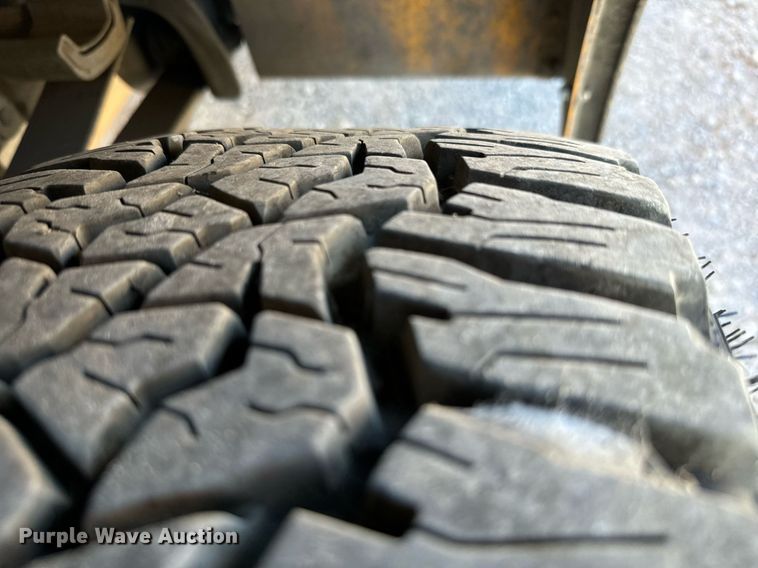 image for item EQ2242 2020 Ford F350 Super Duty utility bed pickup truck