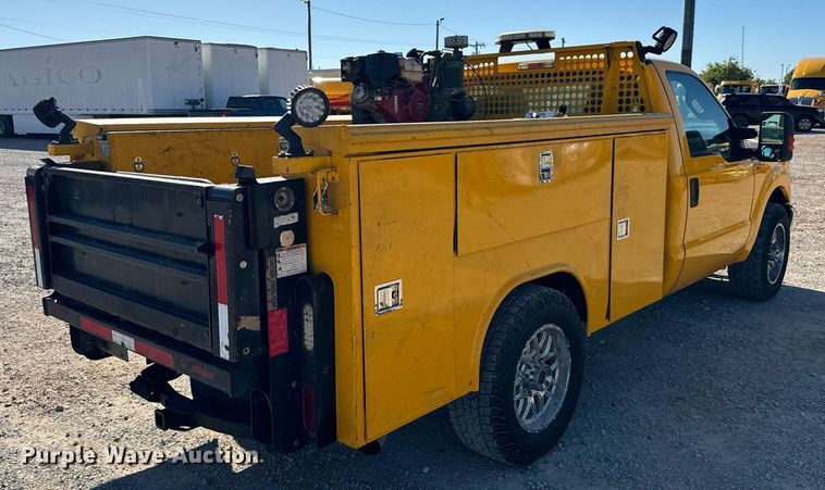 image for item EQ2244 2016 Ford F350 Super Duty utility bed pickup truck