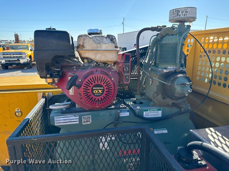 image for item EQ2244 2016 Ford F350 Super Duty utility bed pickup truck