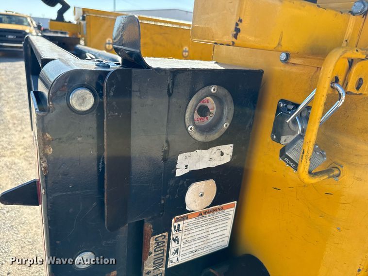 image for item EQ2244 2016 Ford F350 Super Duty utility bed pickup truck