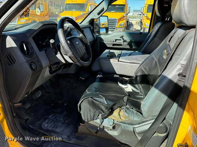 image for item EQ2244 2016 Ford F350 Super Duty utility bed pickup truck