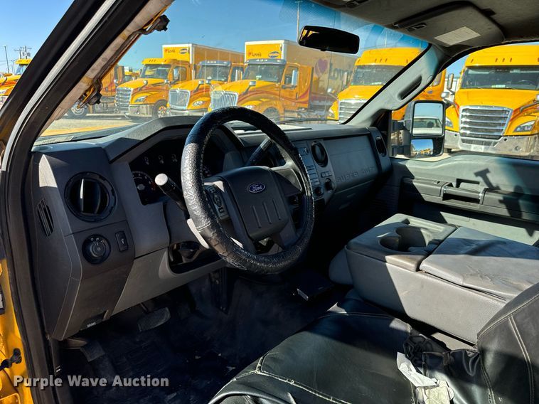 image for item EQ2244 2016 Ford F350 Super Duty utility bed pickup truck