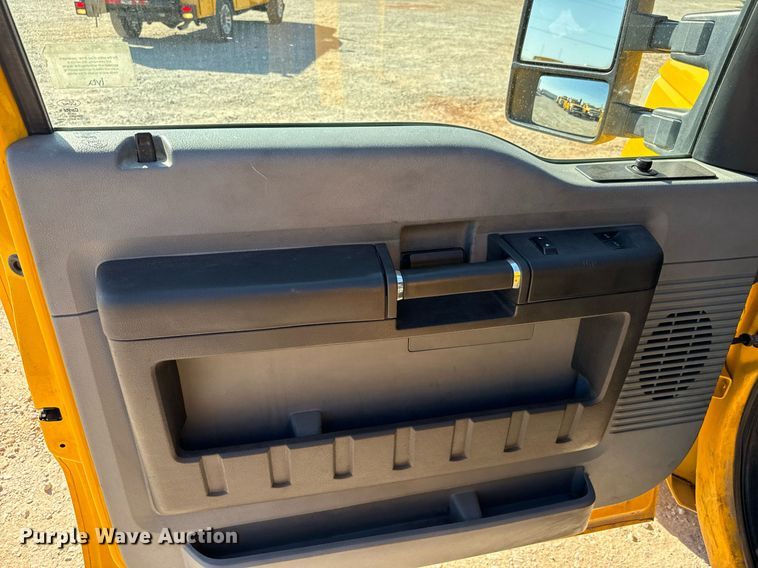 image for item EQ2244 2016 Ford F350 Super Duty utility bed pickup truck