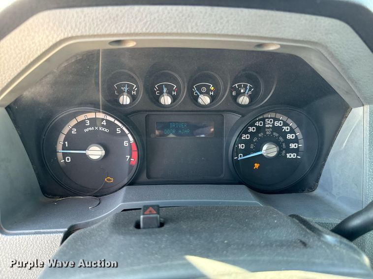 image for item EQ2244 2016 Ford F350 Super Duty utility bed pickup truck