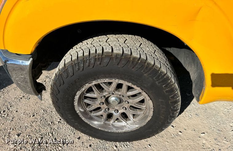 image for item EQ2244 2016 Ford F350 Super Duty utility bed pickup truck