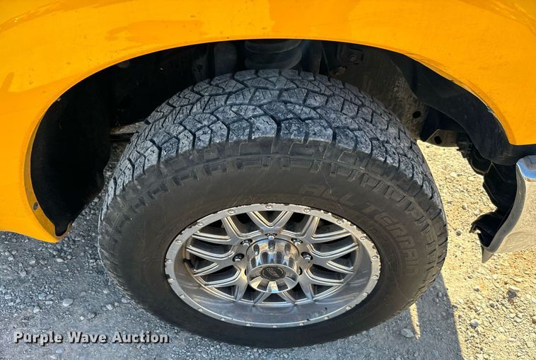 image for item EQ2244 2016 Ford F350 Super Duty utility bed pickup truck