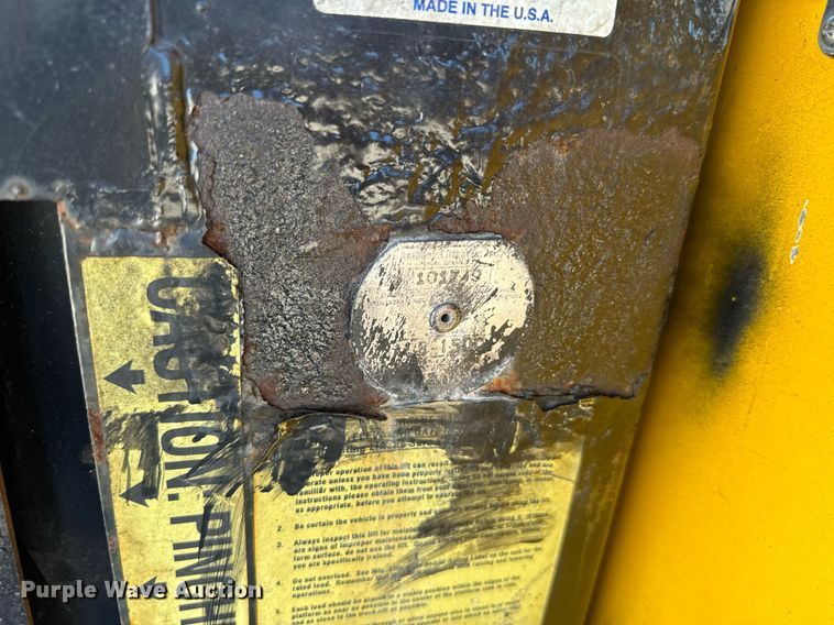 image for item EQ2246 2015 Ford F350 Super Duty utility bed pickup truck