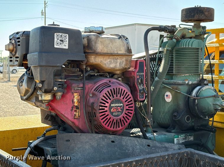 image for item EQ2246 2015 Ford F350 Super Duty utility bed pickup truck