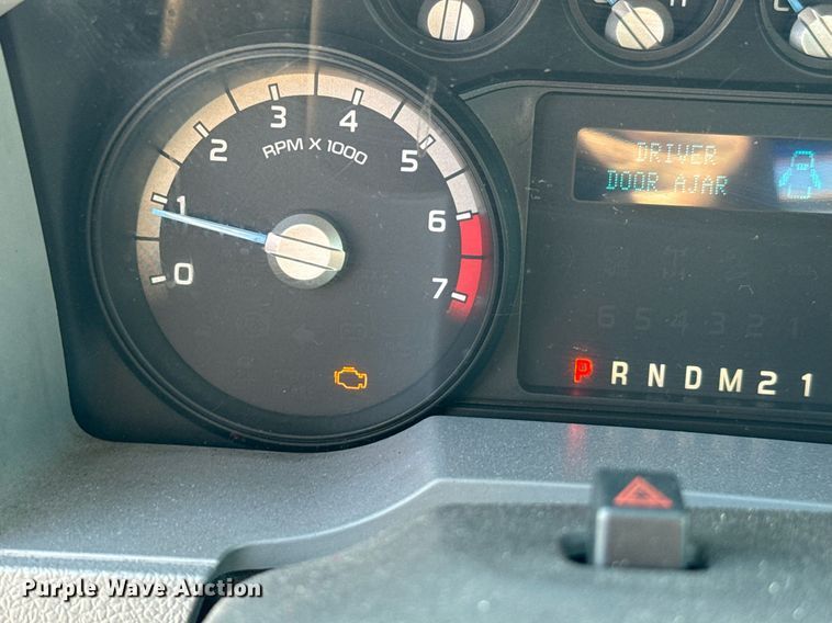 image for item EQ2246 2015 Ford F350 Super Duty utility bed pickup truck