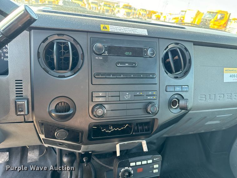 image for item EQ2246 2015 Ford F350 Super Duty utility bed pickup truck