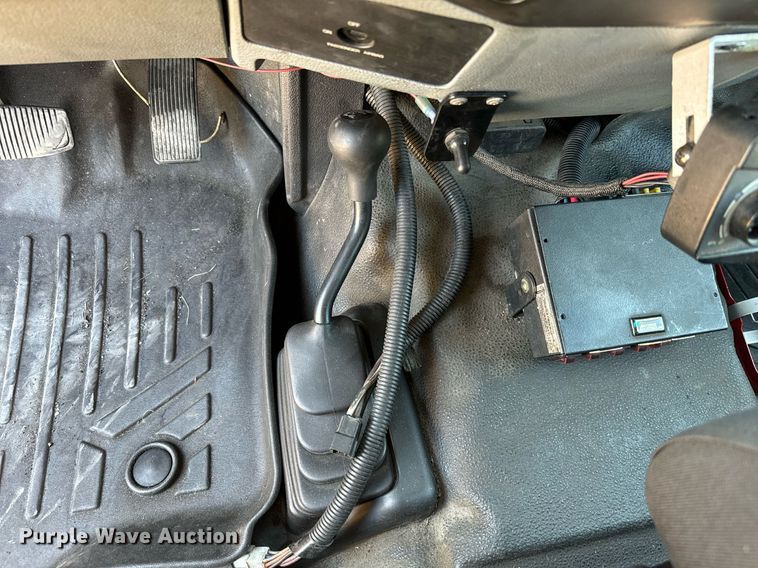 image for item EQ2246 2015 Ford F350 Super Duty utility bed pickup truck