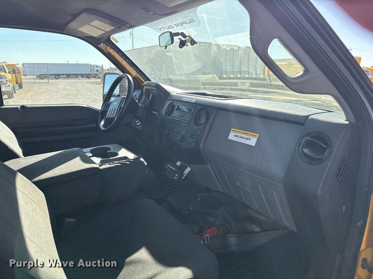 image for item EQ2246 2015 Ford F350 Super Duty utility bed pickup truck