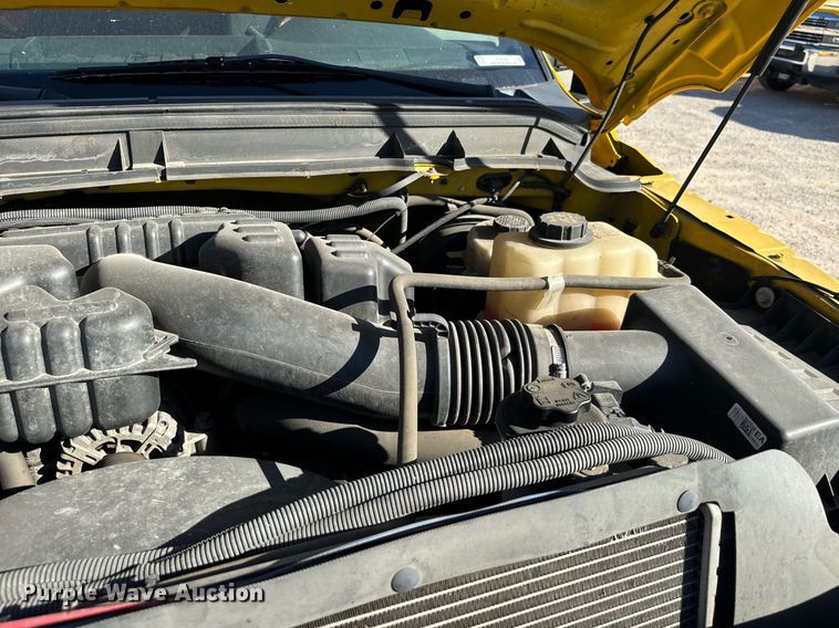 image for item EQ2246 2015 Ford F350 Super Duty utility bed pickup truck