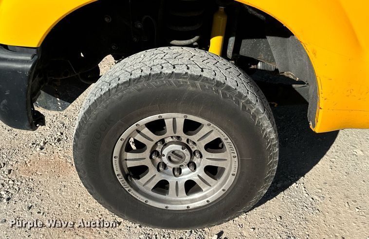 image for item EQ2246 2015 Ford F350 Super Duty utility bed pickup truck